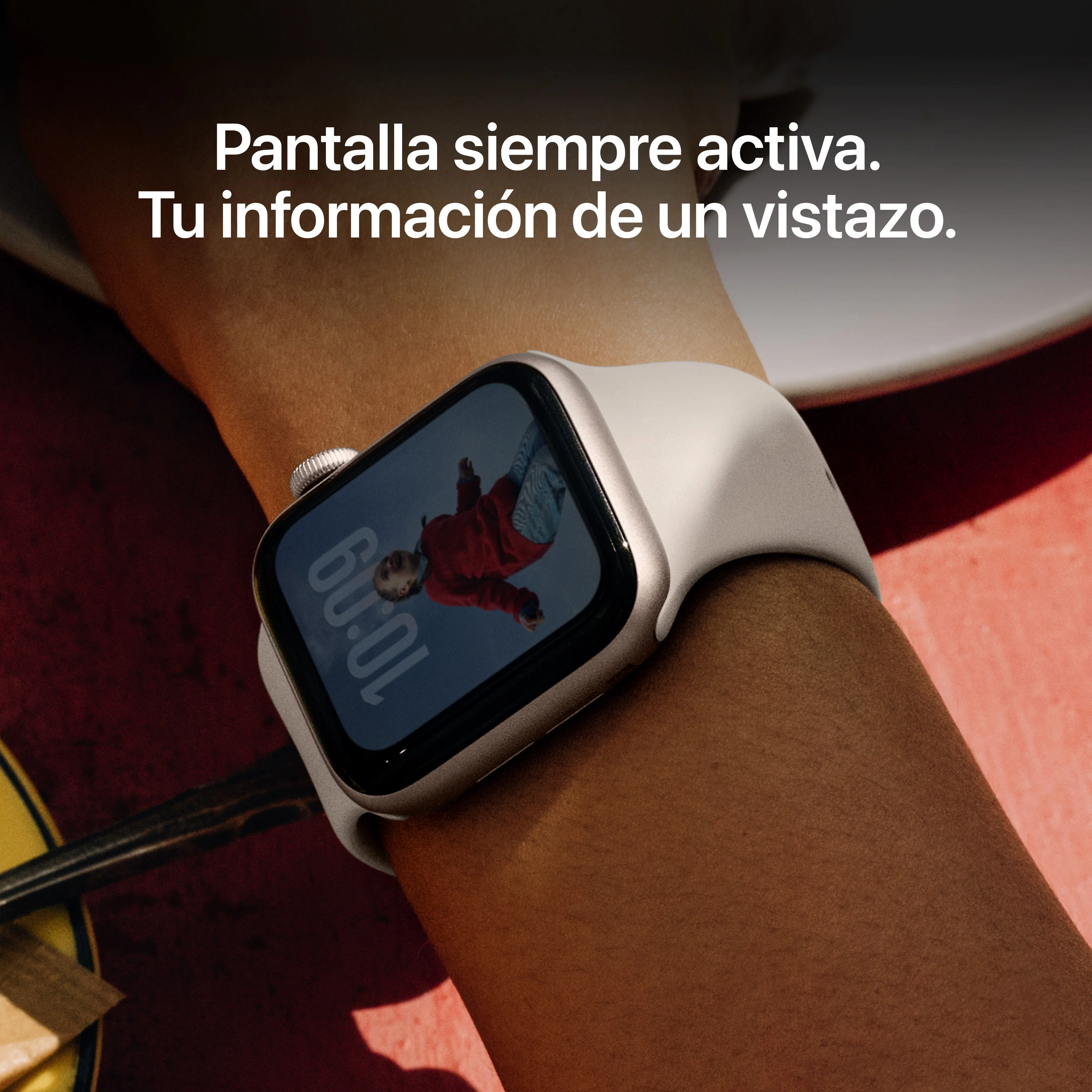 Apple Watch SE 3 (GPS) - Caja de aluminio en color medianoche de 44 mm - Correa deportiva color medianoche - Talla S/M - Image 5