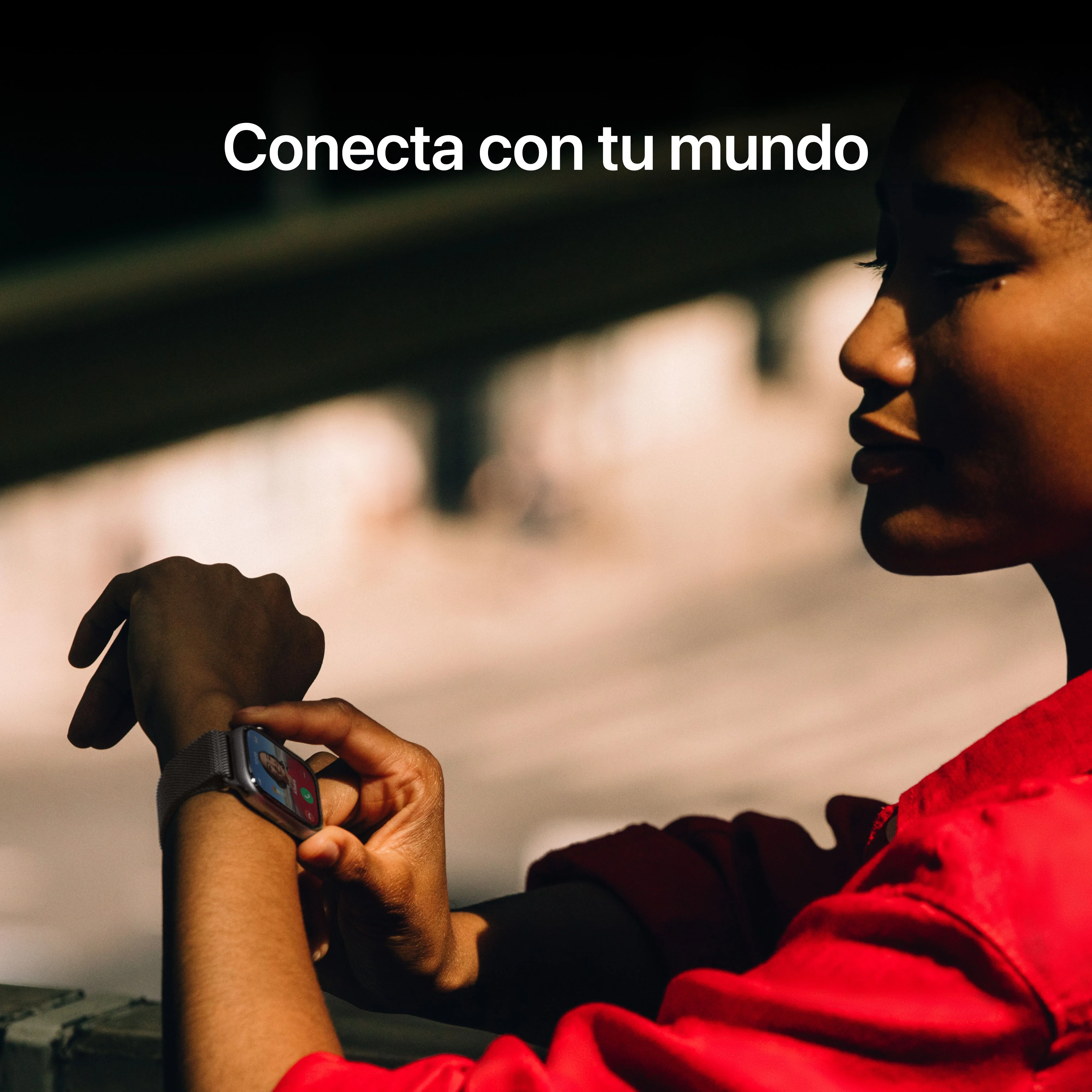 Apple Watch Series 11 (GPS + Cellular) - Caja de titanio en oro de 46 mm - Pulsera Milanese Loop en oro - Talla M/L - Image 7
