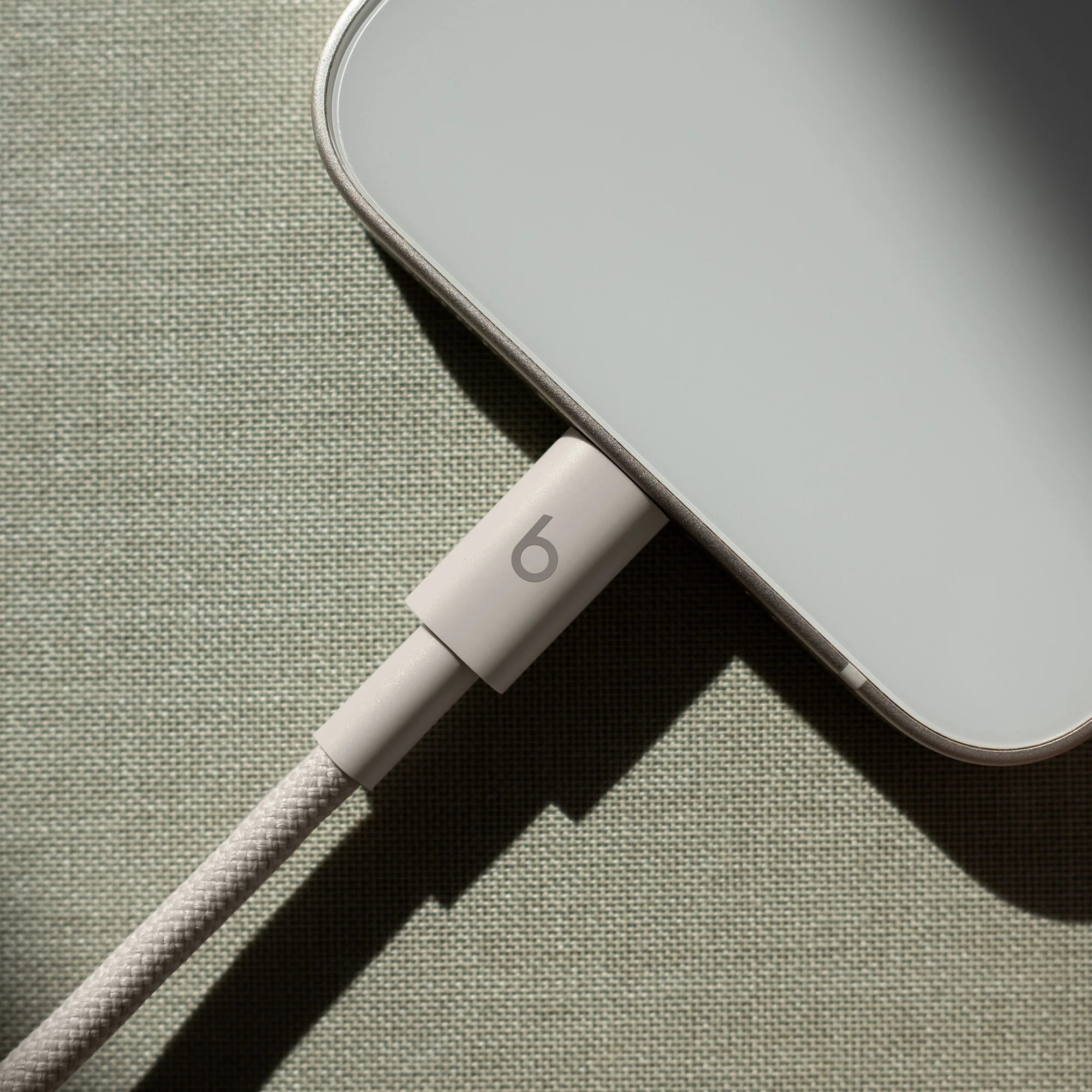 Cable trenzado USB-C a Lightning (1,5 m) Gris tormenta | Beats - Image 3