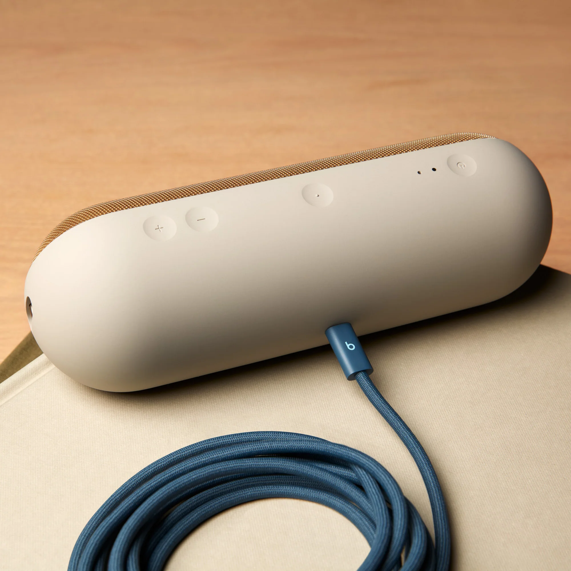 Cable trenzado USB-C a USB-C (3 m) 240W Azul Índigo | Beats - Image 3