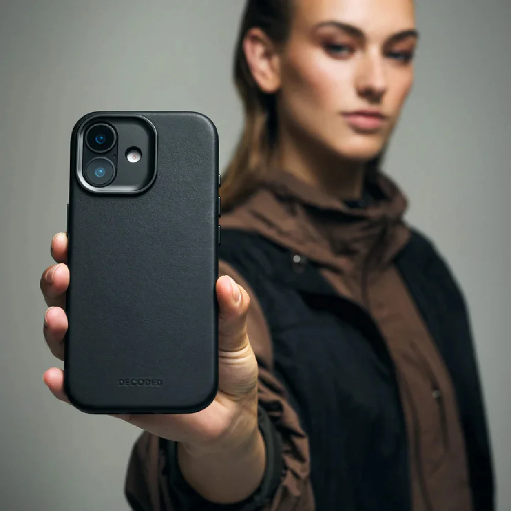 Funda Piel Marrón iPhone 17 | Decoded - Image 6
