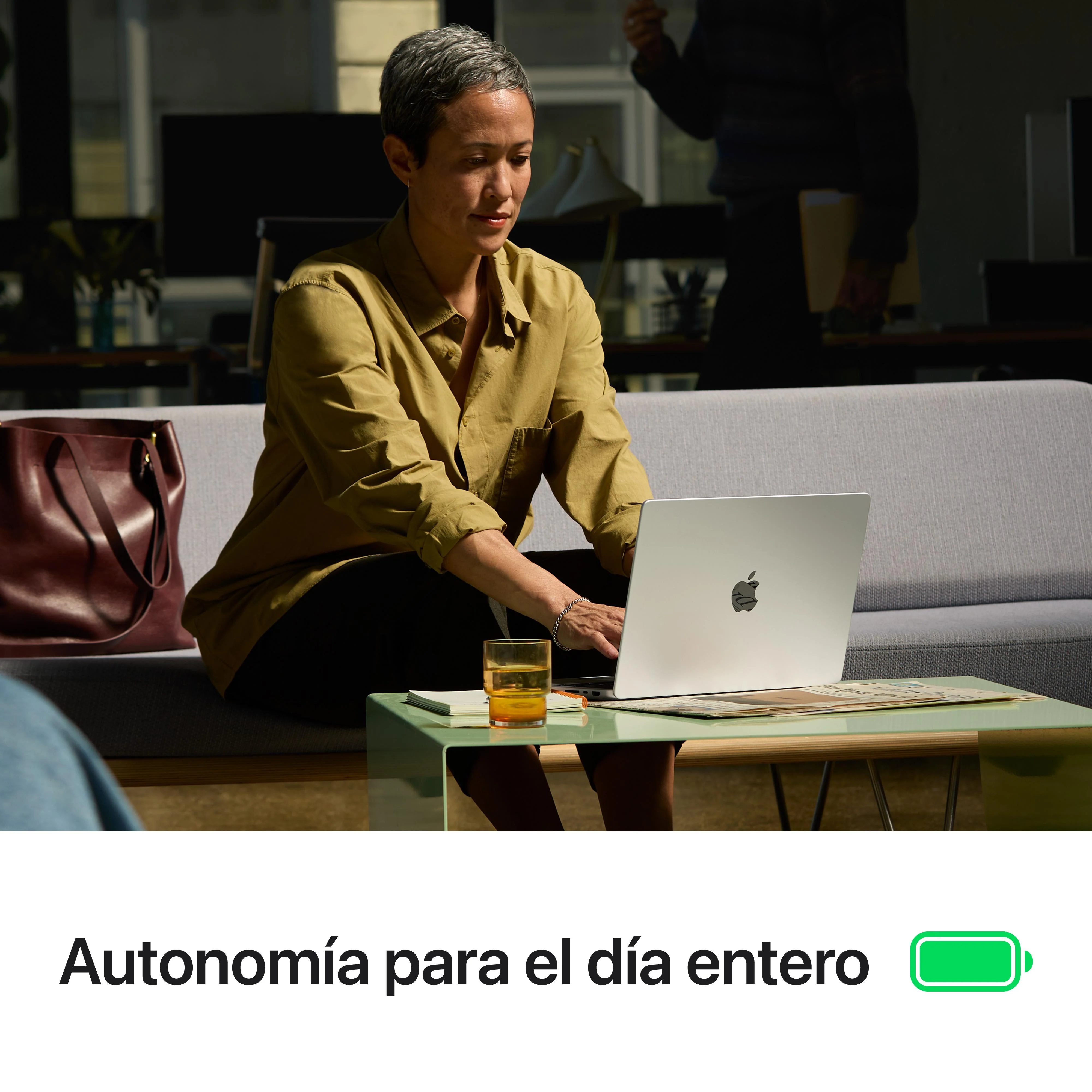 MacBook Pro de 14 pulgadas: Chip M4 Max de Apple con CPU de 14 núcleos y GPU de 32 núcleos, 36 GB RAM, 1 TB SSD, Pantalla estándar, Cargador 96W - Negro espacial - Image 4
